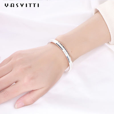 0.08oz دستبند جذاب نقره ای 2 اینچ S925 OEM دستبند قابل تنظیم زنانه