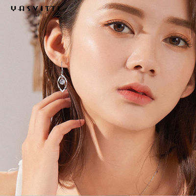 1.61 اینچ 0.04oz گوشواره قلب نقره ای واقعی 5A گوشواره شکل برگ زیرکونیا