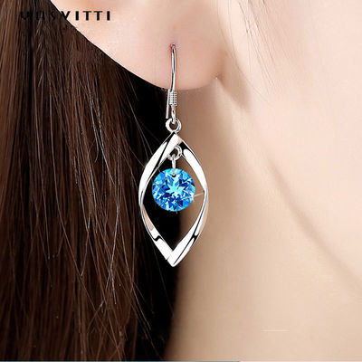 1.61 اینچ 0.04oz گوشواره قلب نقره ای واقعی 5A گوشواره شکل برگ زیرکونیا