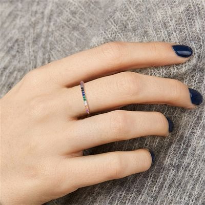 حلقه جواهر نقره ای 21.1 میلی متری 1.2 گرم حلقه رنگی رنگین کمان بدون سرب ODM