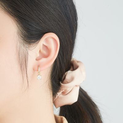 گوشواره های نقره ای نقره ای 0.67 اینچ 2.2 گرم گوشواره سوزنی نقره ای با روکش CZ