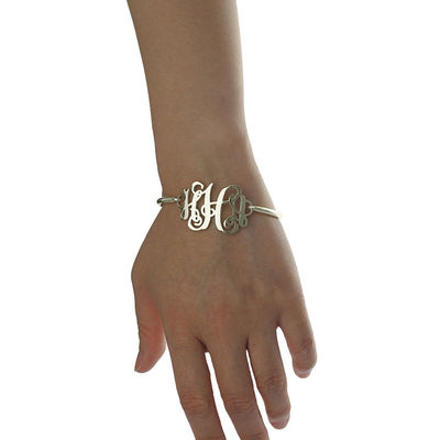 دستبند نقره سفارشی 1.25 اینچی 0.03 پوند نام سفارشی Bangles SGS